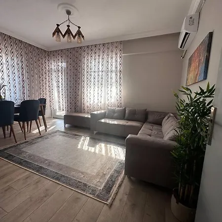 Apartment 300 Meters To Konyaalti Beach 2+1 Holiday